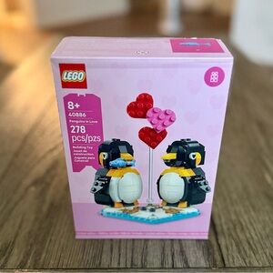 LEGO Penguins in Love Valentines Day GWP Exclusive Gift 40886 model building kit